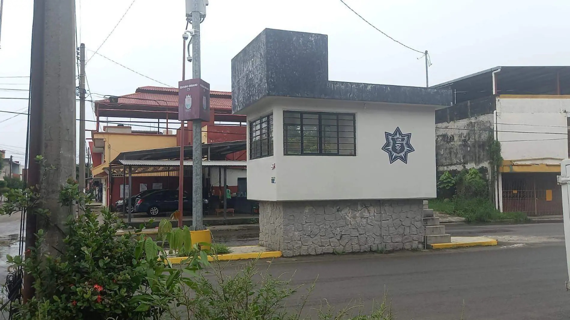 caseta policia laureles